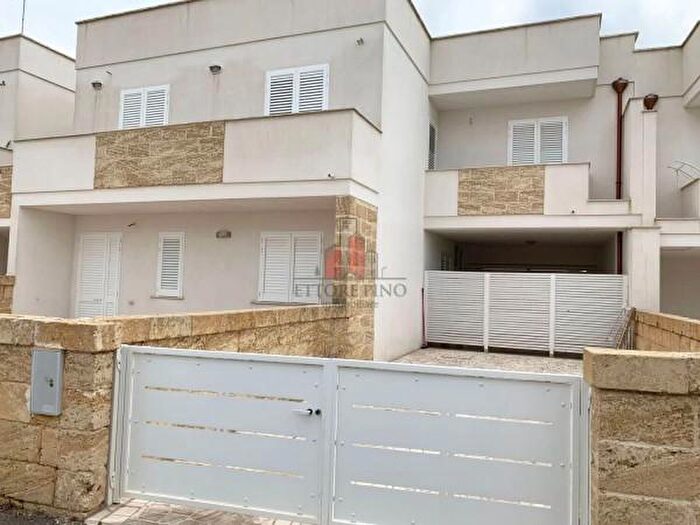 Appartamento trilocale in vendita in Taviano