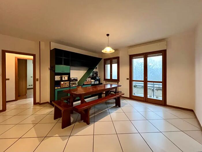 Appartamento con 6 locali in vendita in Via delle Ortensie, Cesena