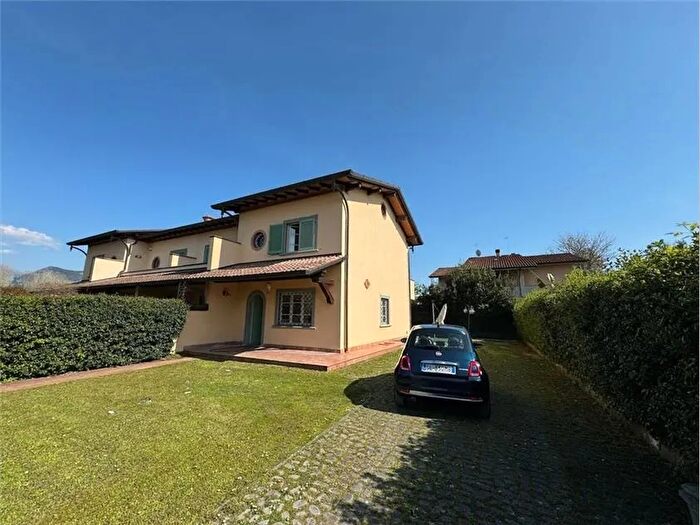 Casa in vendita in Forte Dei Marmi