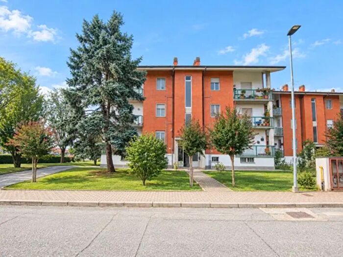 Appartamento quadrilocale in vendita in Via Pautasso, Ceresole Alba