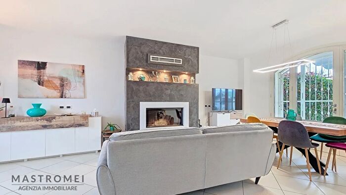 Casa con 6 locali in vendita in Via Firenze, Altopascio