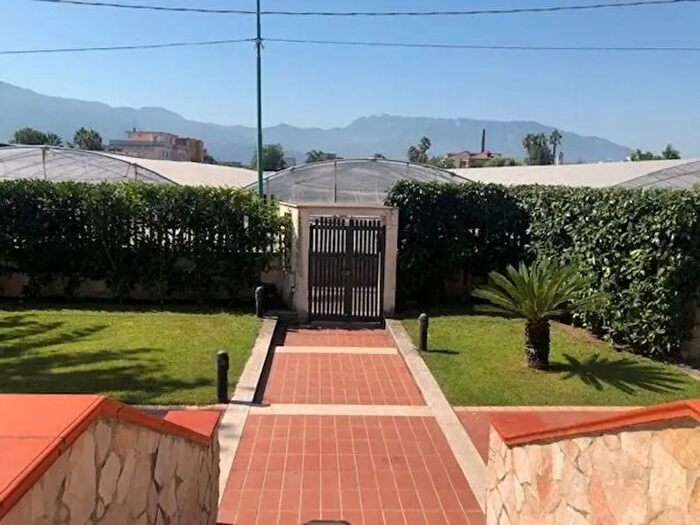 Casa con 7 locali in vendita in Via Berardinetti, Scafati