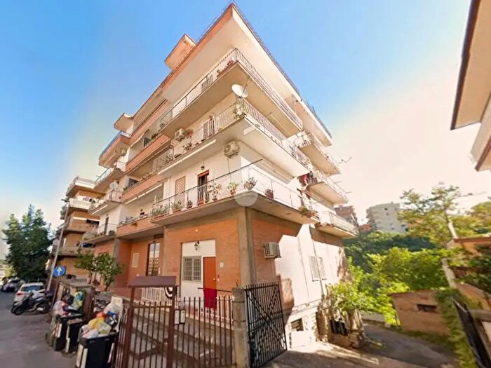 Appartamento bilocale in vendita in Via San Massimiliano Kolbe, Roma