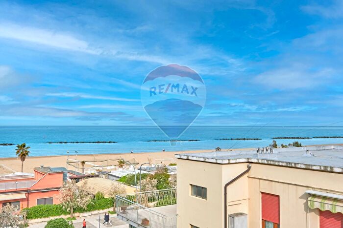 Appartamento con 6 locali in vendita in Via della Riviera, Pescara