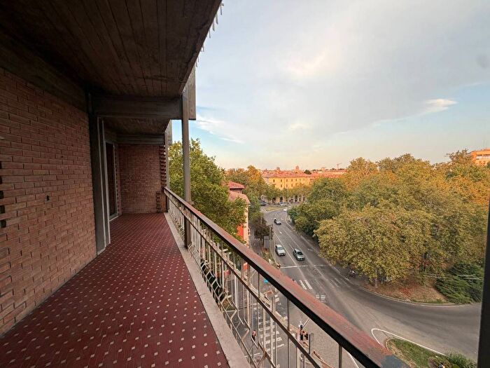 Appartamento con 5 locali in vendita in Viale Ludovico Antonio Muratori, Viali, Modena