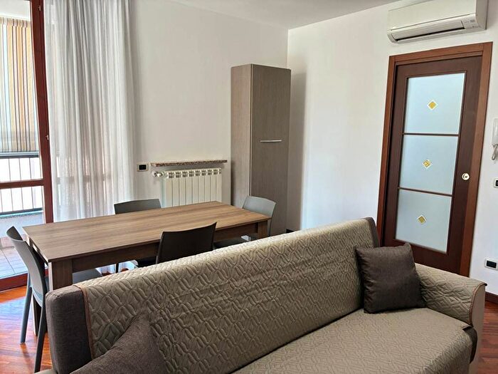 Appartamento bilocale in affitto in Via Pier Capponi, Sciarè, Gallarate