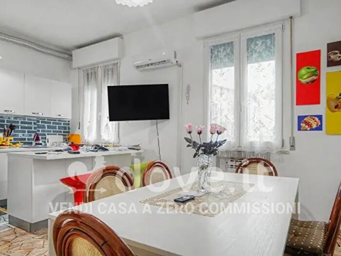 Appartamento trilocale in vendita in Via Viazza, Ferrara