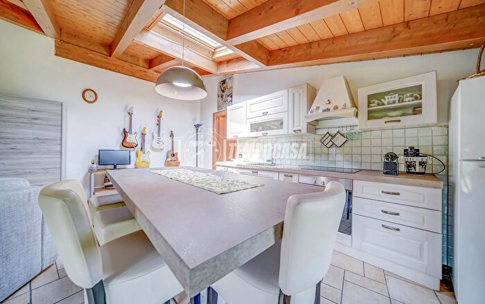 Appartamento bilocale in vendita in Via del Nocciolino, Sesto Calende