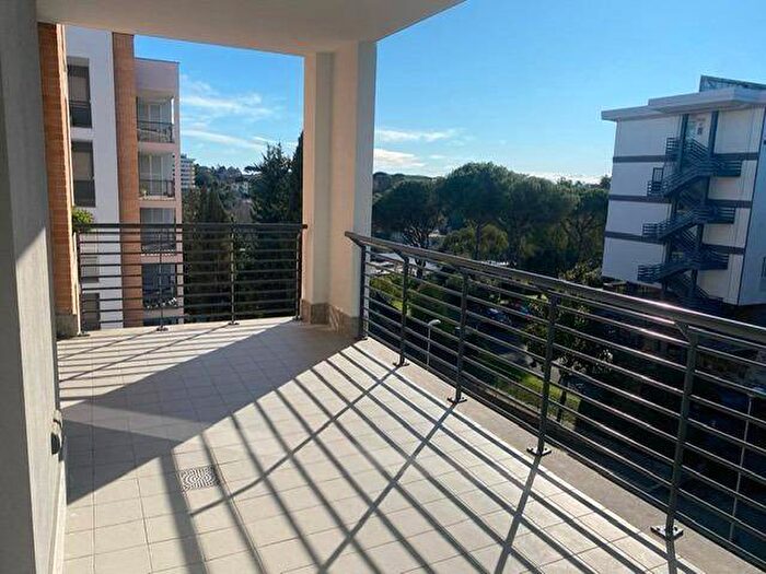 Appartamento trilocale in affitto in Via Bogliasco, Aurelio Val Cannuta, Roma