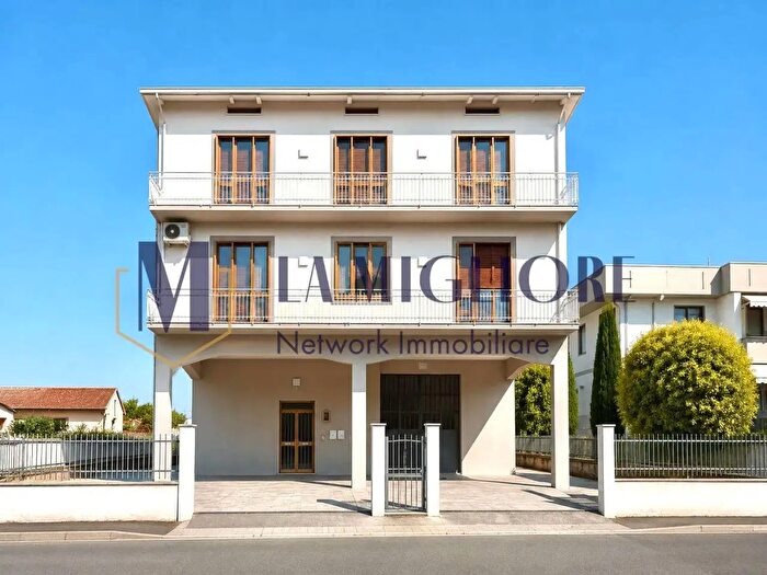 Appartamento con 5 locali in vendita in Via Udine, Montemurlo