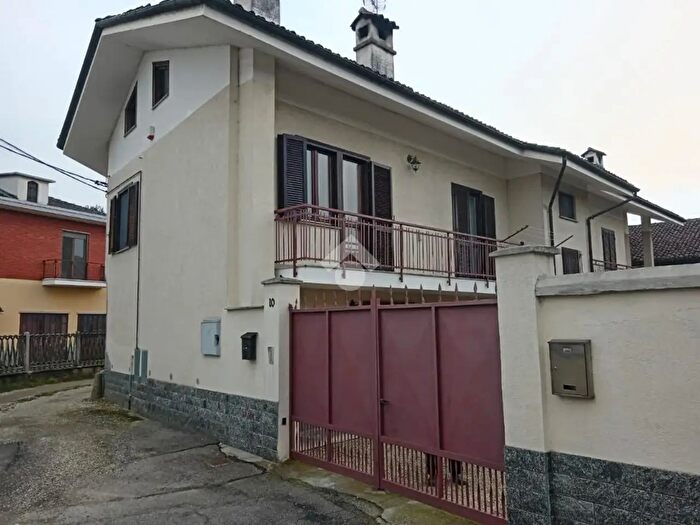 Casa con 5 locali in vendita in Via San Pietro Paolo, Virle Piemonte