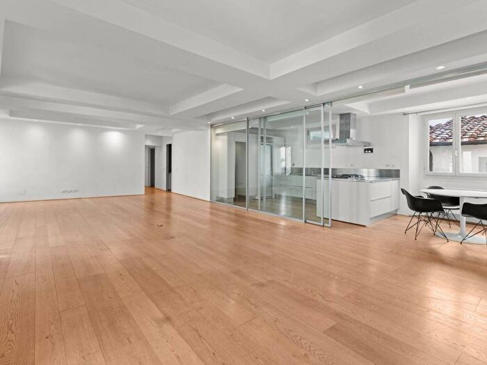 Appartamento con 6 locali in affitto in Via Lambertesca, Signoria Uffizi, Firenze