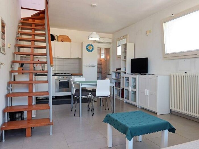 Case in Vendita e in Affitto - 1