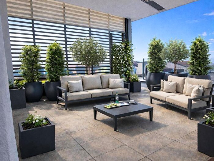 Appartamento quadrilocale in affitto in Via Alessandro Manzoni, Meda