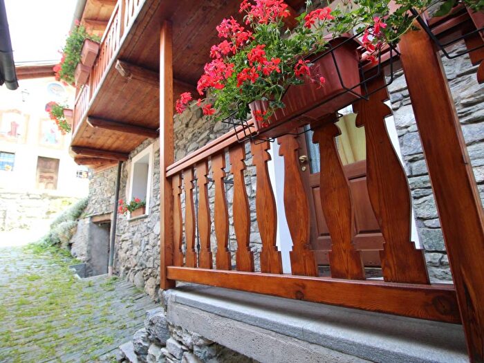 Appartamento trilocale in affitto in Frazione Nozon, Torgnon
