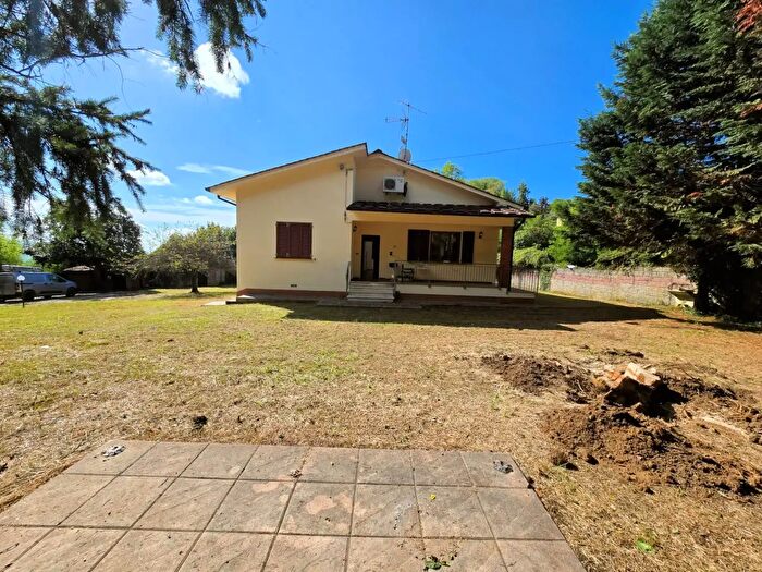 Casa con 8 locali in vendita in Strada Provinciale, Marliana