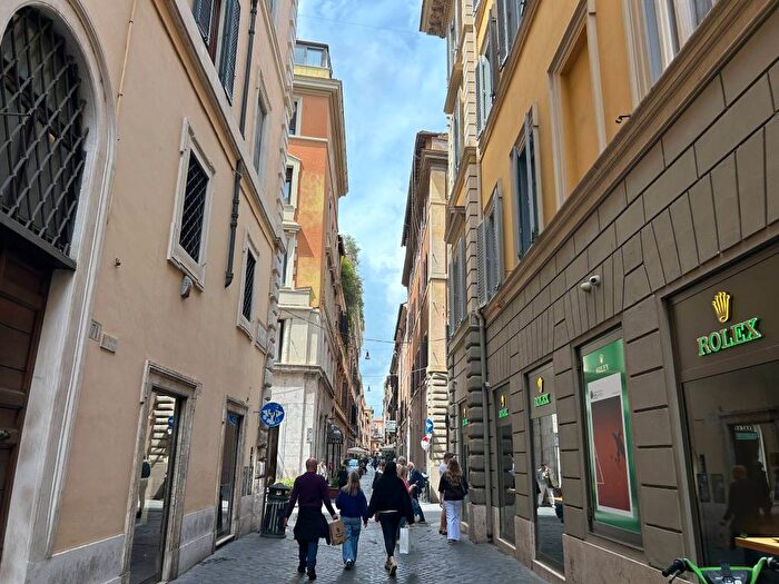 Appartamento con 5 locali in affitto in Via Belsiana, Spagna, Roma