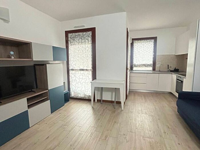 Appartamento trilocale in affitto in Via Riccardo Pitteri, Rubattino, Milano