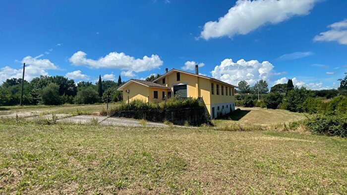 Casa con 6 locali in vendita in Fucecchio