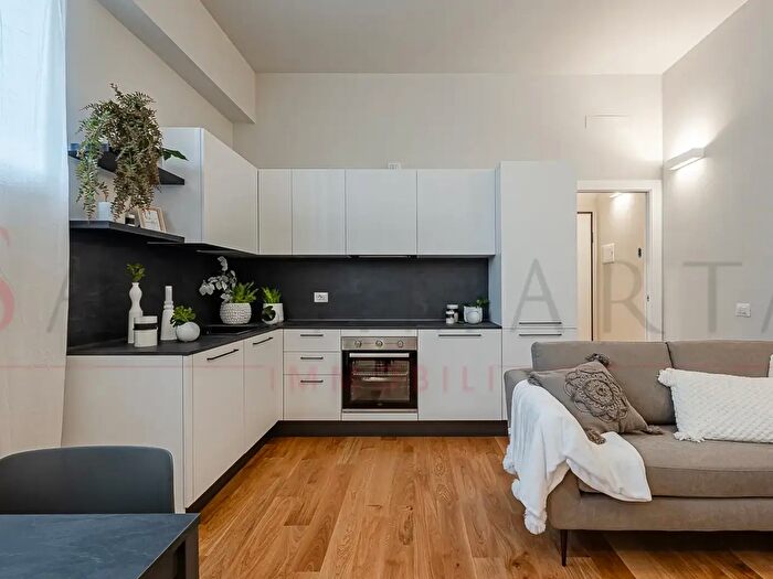 Appartamento trilocale in vendita in Via Francesco Primaticcio, Milano