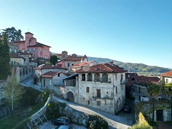 Casa quadrilocale in vendita in Via Ammiraglio Reynaudi, Costigliole Saluzzo