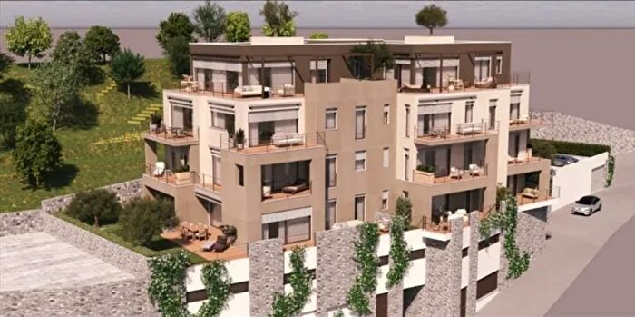 Appartamento trilocale in vendita in Via Trentun, Celle Ligure