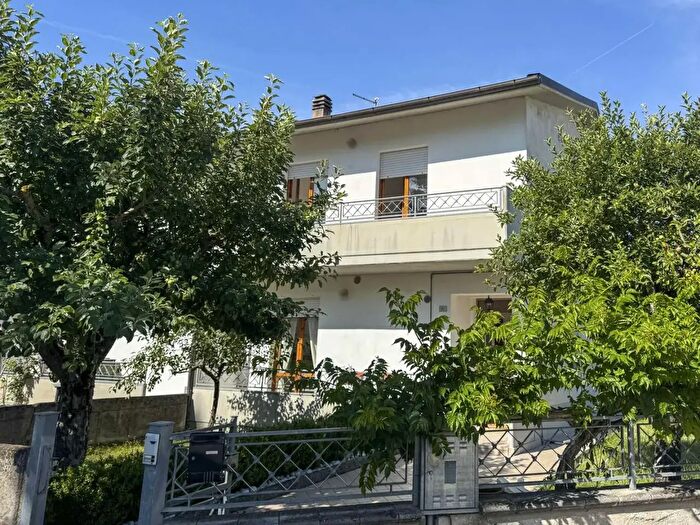 Casa quadrilocale in vendita in Via Leonardo da Vinci, Acqualagna