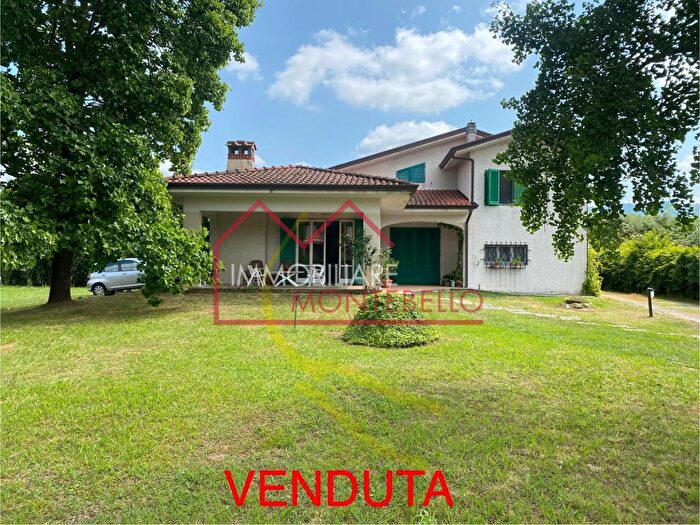 Casa con 6 locali in vendita in a Marcello Garosi, Camaiore