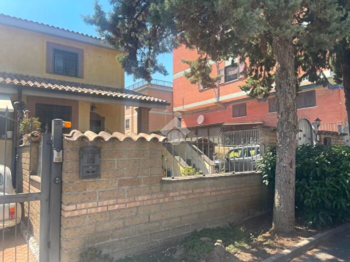 Casa con 5 locali in vendita in Via Salvatore Riccobono, Roma