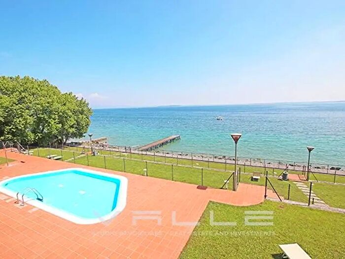 Appartamento trilocale in vendita in Via Mazzini, Padenghe Sul Garda