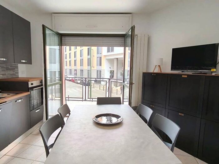 Appartamento con 5 locali in affitto in VIA PEROSA, Cenisia, Torino