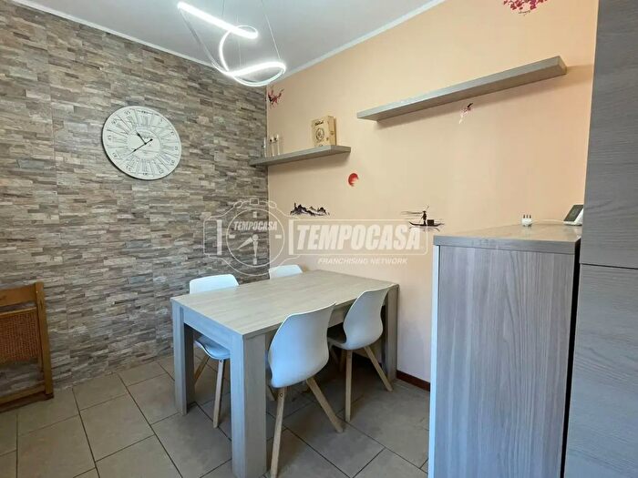 Appartamento trilocale in vendita in Via Santa Margherita, Brivio