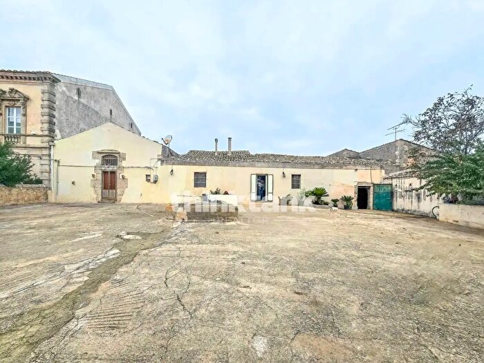 Casa con 10 locali in vendita in Ss, Ragusa