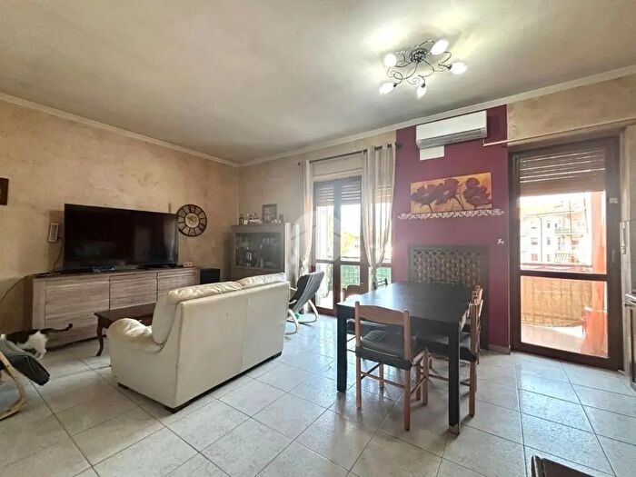 Appartamento quadrilocale in vendita in Via Amerano, None