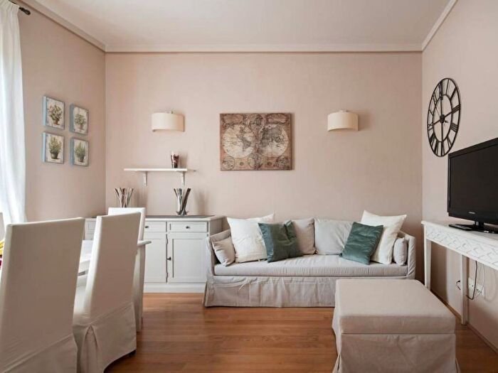 Appartamento trilocale in affitto in Via Francesco Caracciolo, Le Cure, Firenze