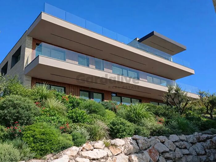 Appartamento quadrilocale in vendita in Via SAmbrogio, Toscolano Maderno