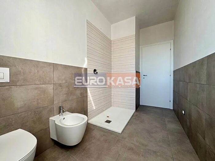 Appartamento quadrilocale in vendita in Via Edison, Osio Sopra