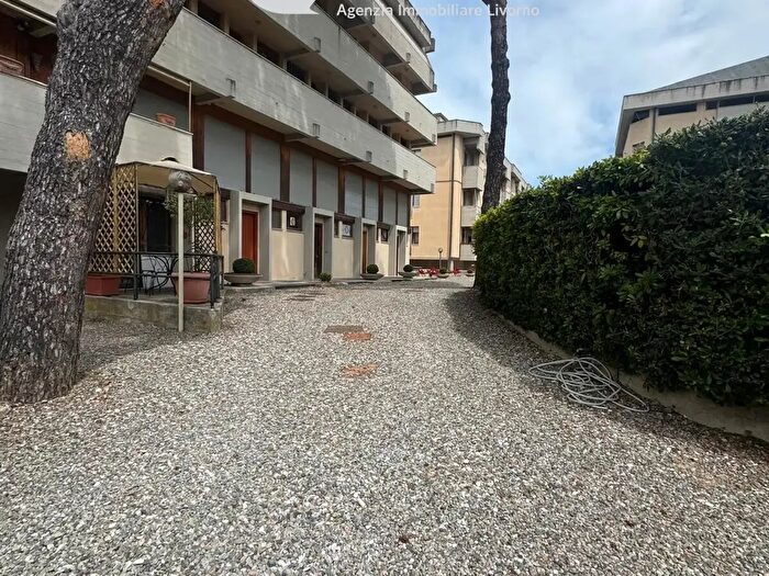 Casa bilocale in vendita in Rosignano Marittimo