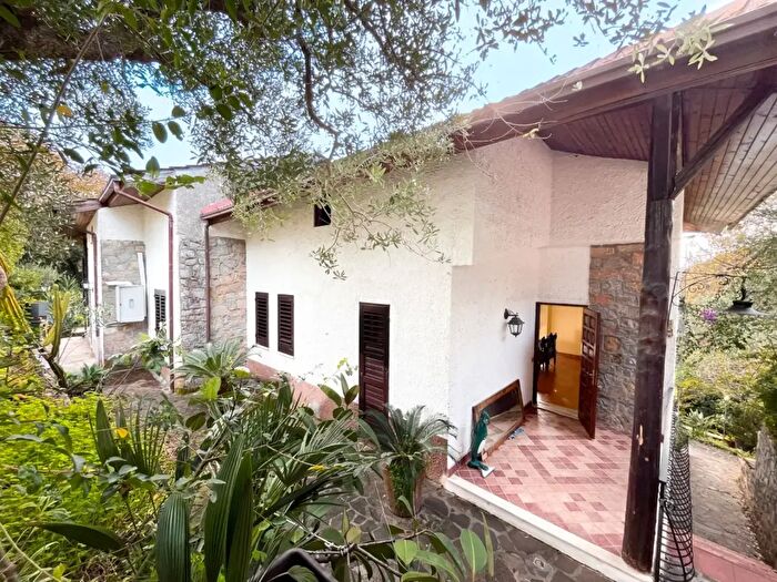 Casa con 8 locali in vendita in Località Marcaneto, San Giovanni A Piro