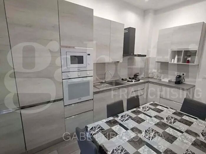 Appartamento quadrilocale in vendita in Via Pelagio Palagi, Bologna