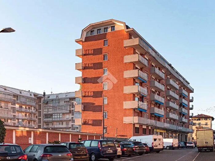 Appartamento con 5 locali in vendita in Via Macario, Cirie