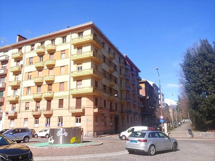 Appartamento con 5 locali in vendita in Piazza Vittorio Veneto Vernato Chiavazza Biella Piemonte Italia, Biella