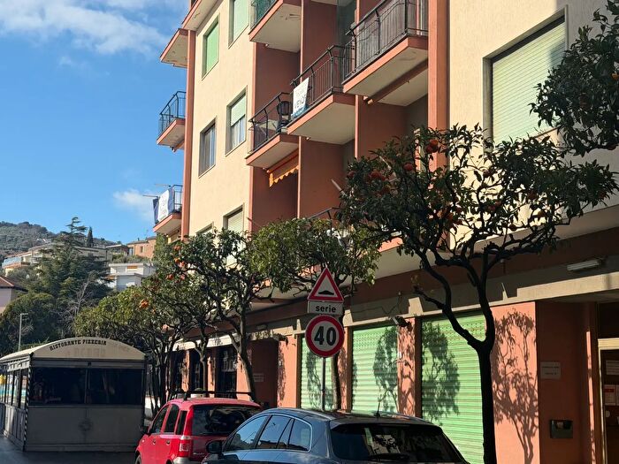 Appartamento quadrilocale in vendita in Corso Europa, Diano Marina