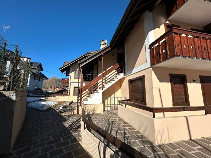 Appartamento trilocale in affitto in Via Brigata Sassari, Centro, Asiago