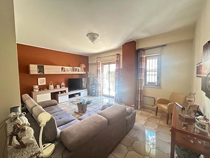 Appartamento con 5 locali in vendita in Via Aloisio Juvara, Palermo