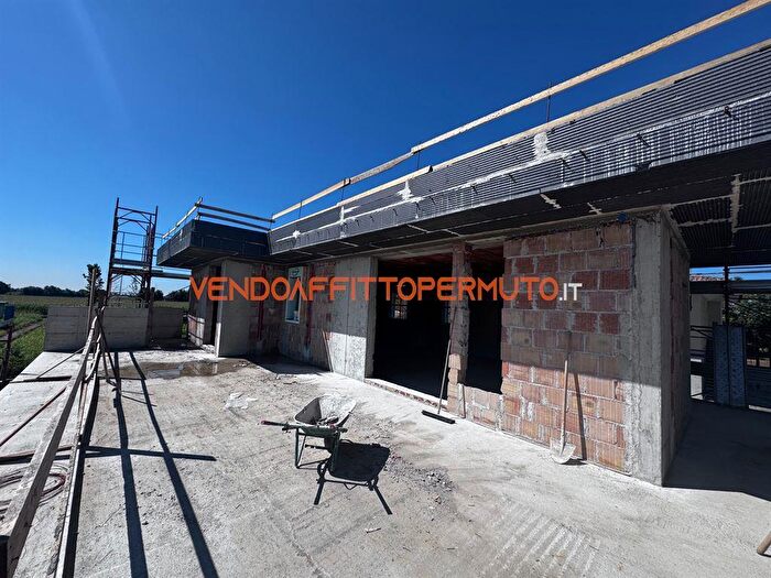 Appartamento quadrilocale in vendita in Via dellIncoronata, Martinengo