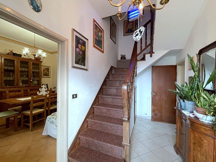 Casa con 7 locali in vendita in Massarosa