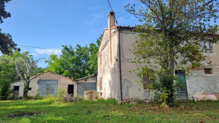 Casa con 5 locali in vendita in Località CarignanoFano, Fano