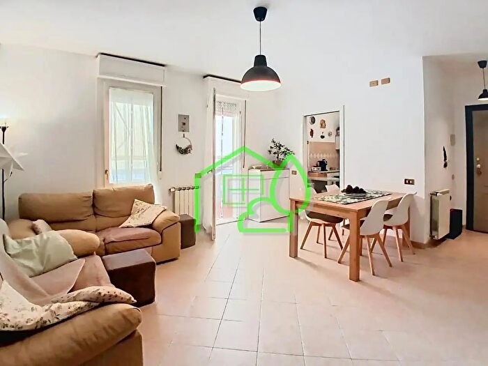 Appartamento con 5 locali in vendita in Viareggio