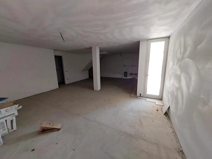 Casa con 6 locali in vendita in Via Nazionale, Cerro Al Volturno